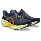 ASICS Novablast 5 Bleu nuit-Vert citron / Indigo Blue-Amber — vue avant extérieure (1011B974-402)