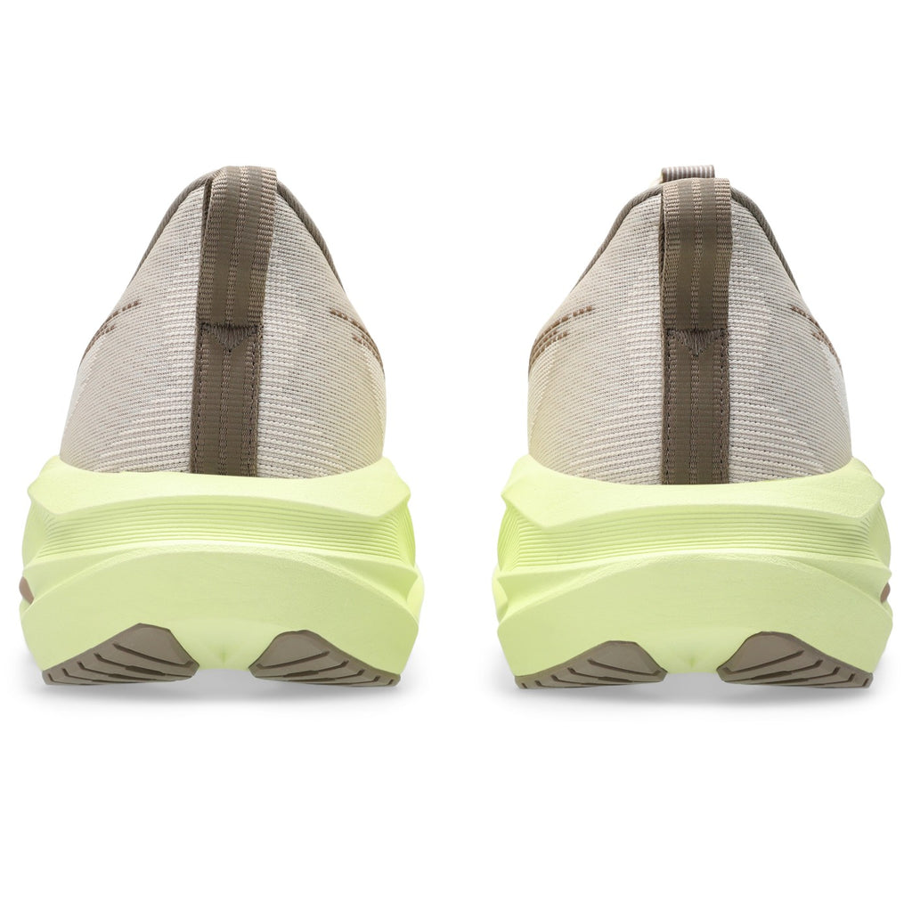ASICS Novablast 5 Femme Beige-Vert citron / Mineral Beige-Taupe Grey — vue arrière (1012B765-250)