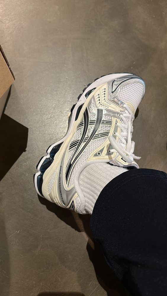 ASICS GEL-Kayano 14 – Baskets rétro unisexes porté par la communauté Nexita